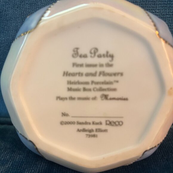 Porcelain Music Box - Picture 4 of 4